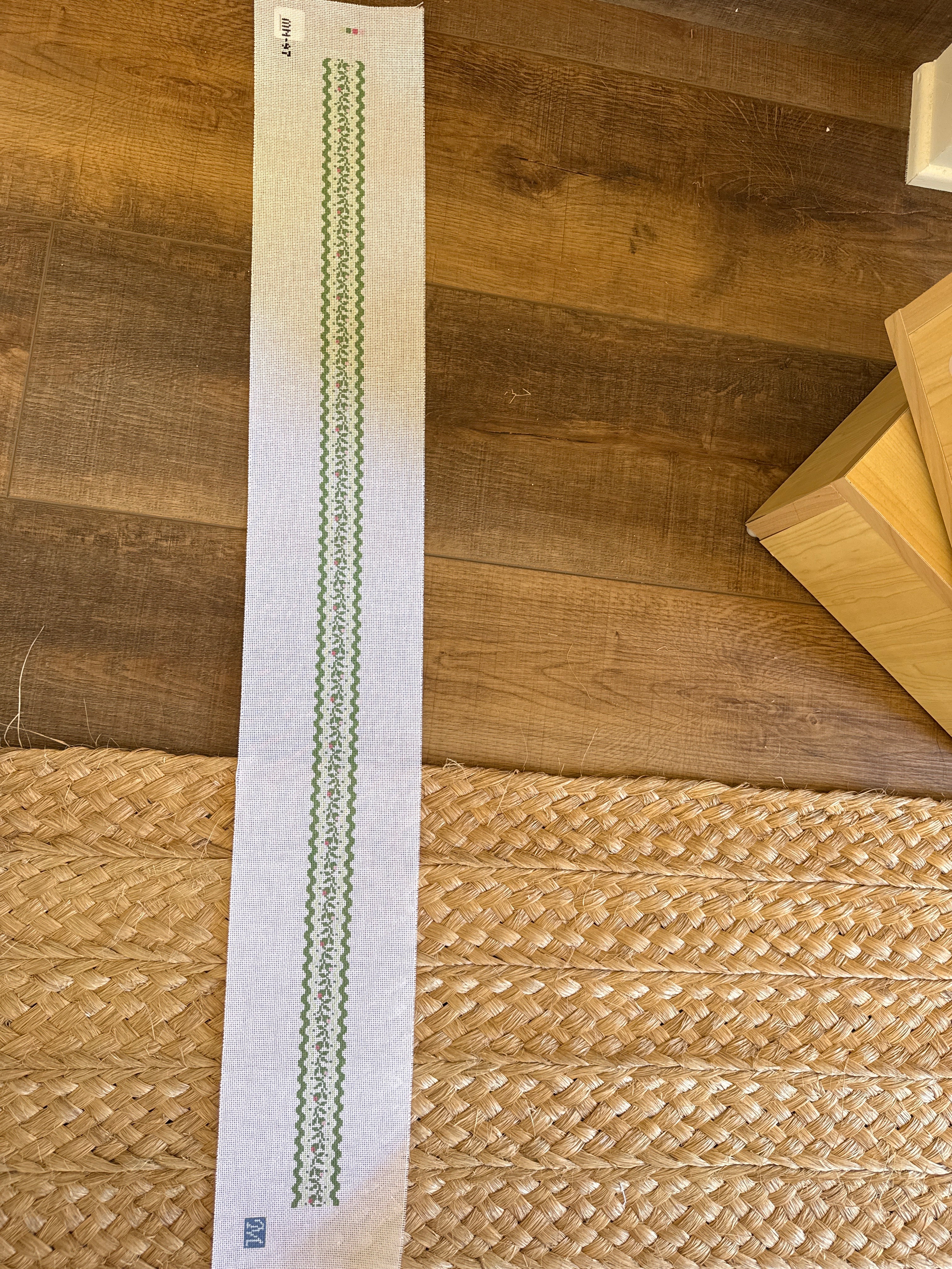 Scalloped Buds Belt | Needlepoint Canvas