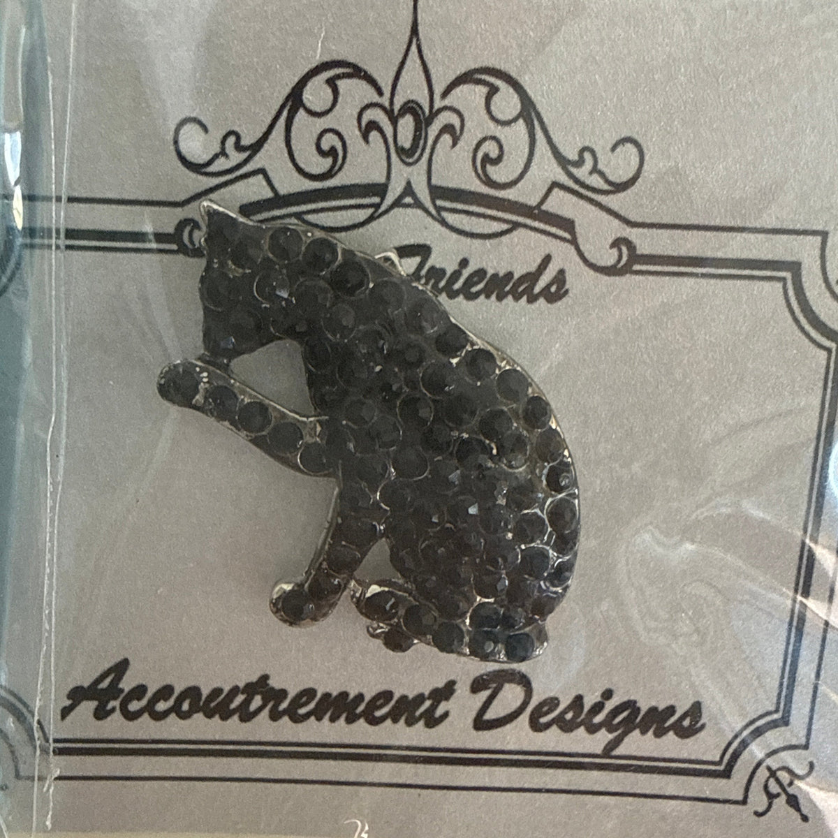 Glitsy Panther magnetic needle minder by Accoutrement Designs